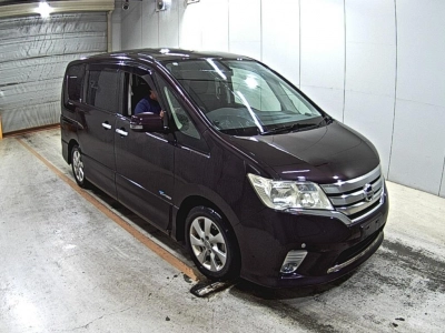 NISSAN SERENA