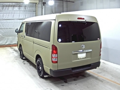 TOYOTA HIACE VAN