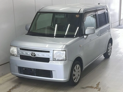 TOYOTA PIXIS SPACE