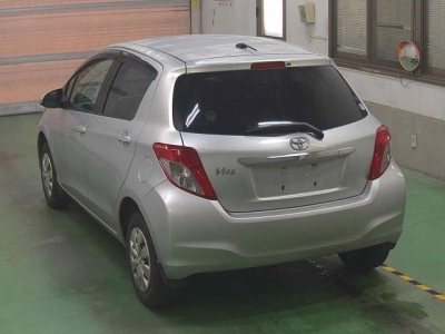 TOYOTA VITZ