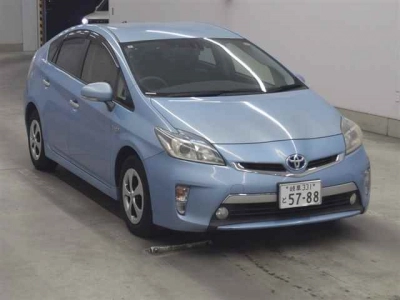 TOYOTA PRIUS PHV