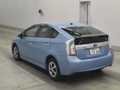 TOYOTA PRIUS PHV