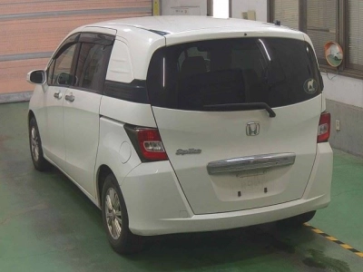 HONDA FREED SPIKE