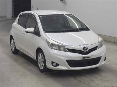 TOYOTA VITZ