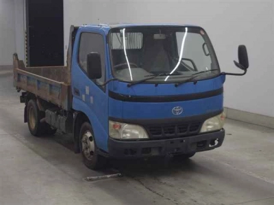 TOYOTA DYNA