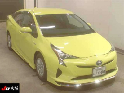 TOYOTA PRIUS