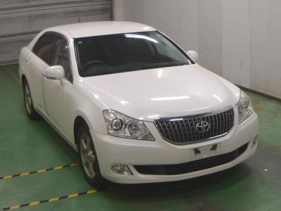 TOYOTA CROWN MAJESTA