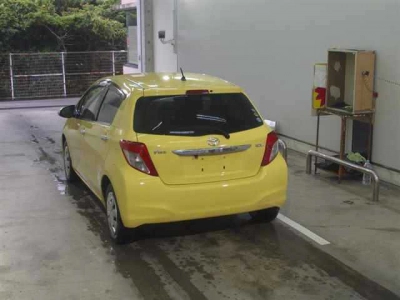 TOYOTA VITZ