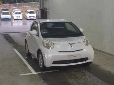 TOYOTA IQ