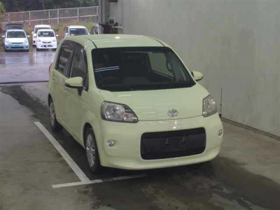 TOYOTA PORTE