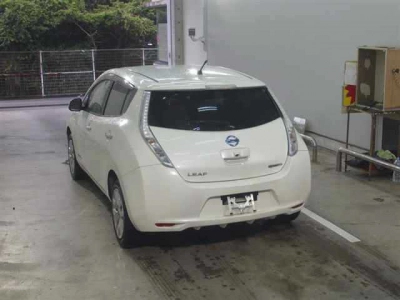 NISSAN LEAF