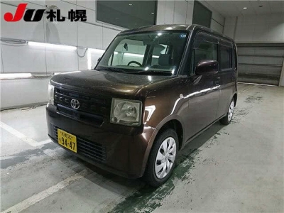 TOYOTA PIXIS SPACE