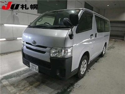 TOYOTA REGIUS VAN