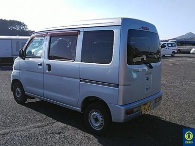TOYOTA PIXIS VAN