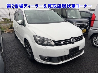 VOLKSWAGEN GOLF TOURAN