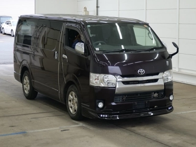 TOYOTA HIACE