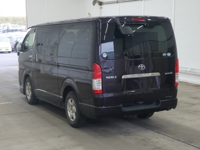 TOYOTA HIACE