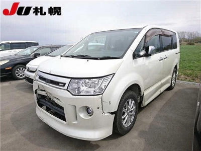 MITSUBISHI DELICA D:5
