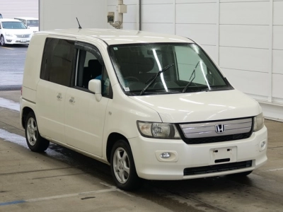 HONDA MOBILIO SPIKE