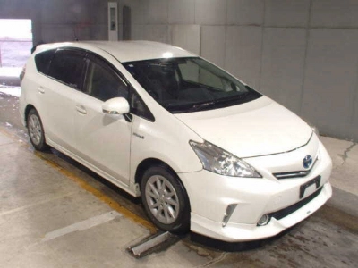 TOYOTA PRIUS ALPHA