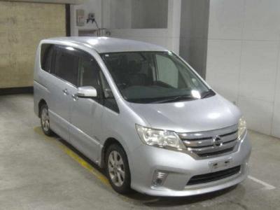 NISSAN SERENA