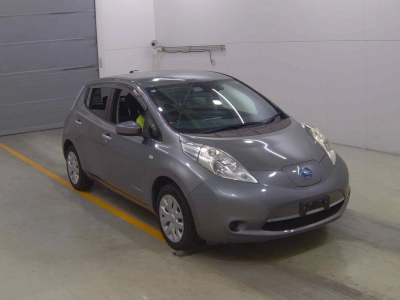 NISSAN LEAF