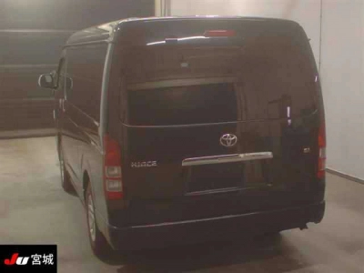 TOYOTA HIACE WAGON