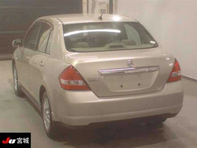 NISSAN TIIDA LATIO