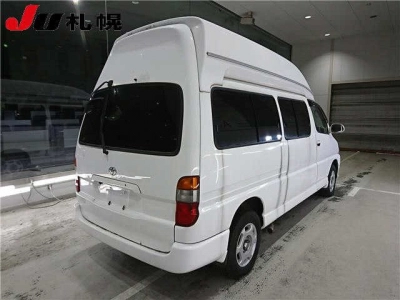TOYOTA GRAND HIACE