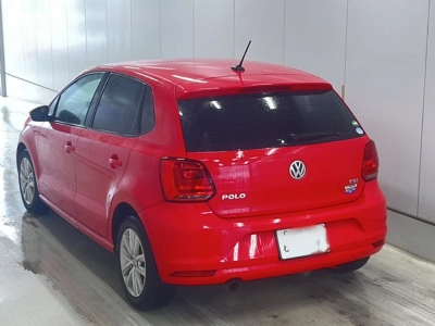 VOLKSWAGEN POLO