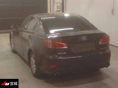 LEXUS IS