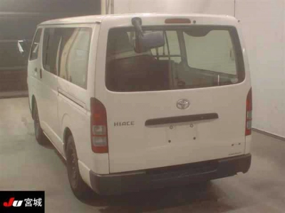 TOYOTA HIACE VAN