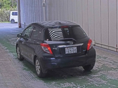 TOYOTA VITZ