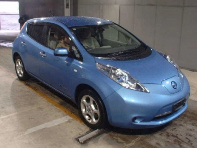 NISSAN LEAF