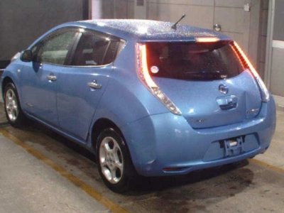 NISSAN LEAF