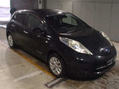 NISSAN LEAF