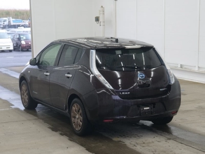 NISSAN LEAF