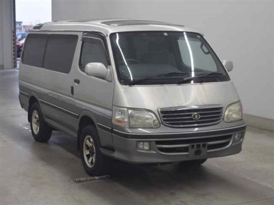 TOYOTA HIACE WAGON