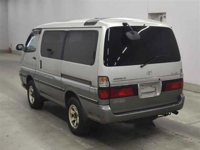 TOYOTA HIACE WAGON
