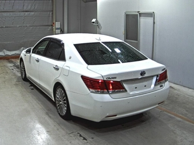 TOYOTA CROWN MAJESTA