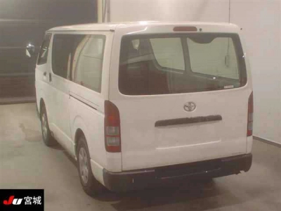 TOYOTA HIACE VAN