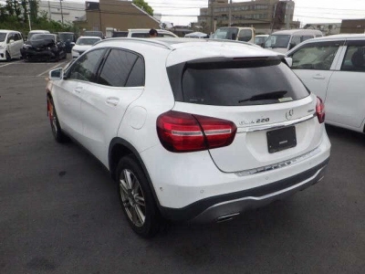 MERCEDES BENZ GLA