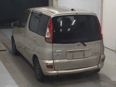 TOYOTA FUN CARGO