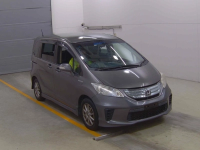 HONDA FREED HYBRID