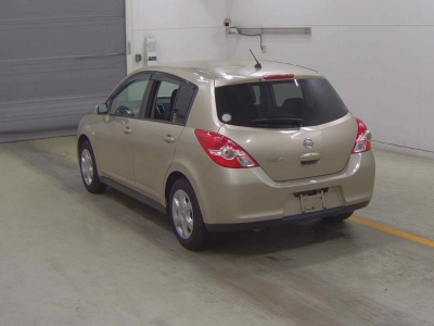 NISSAN TIIDA
