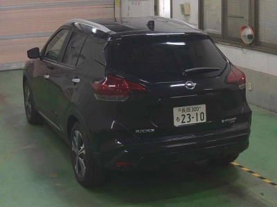 NISSAN KICKS