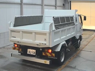 MITSUBISHI FUSO FIGHTER