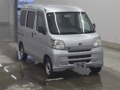 TOYOTA PIXIS VAN