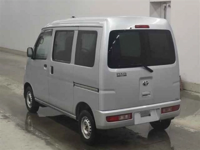 TOYOTA PIXIS VAN