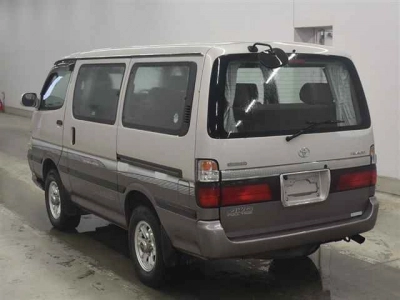 TOYOTA HIACE WAGON